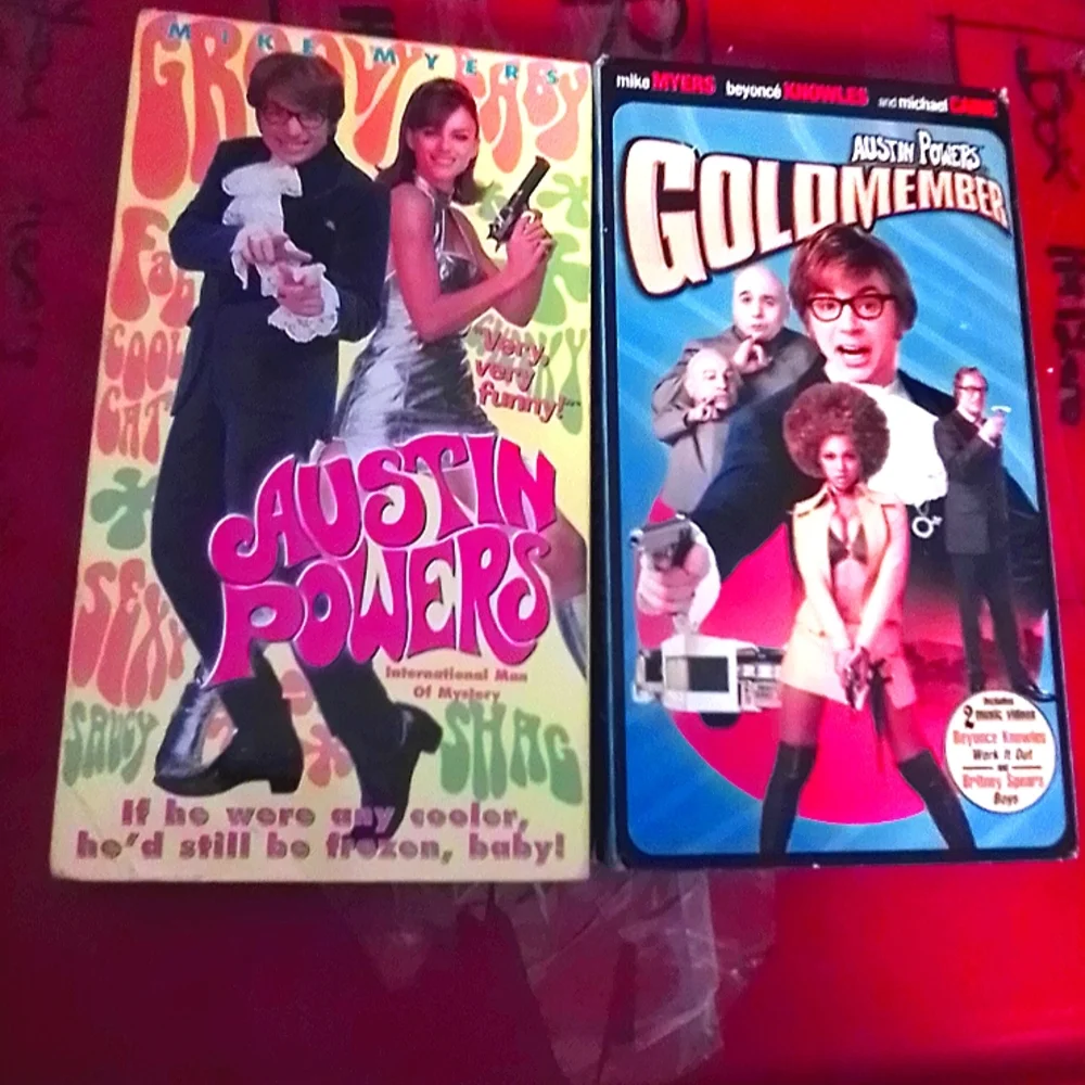 2 Austin Powers VCR Tapes. - Picture 5 of 8